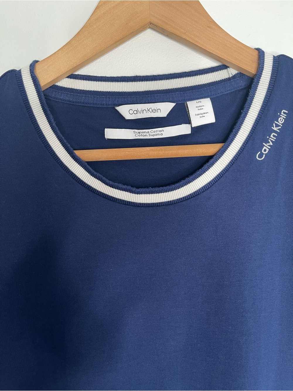 Calvin Klein Blue and White Supima Cotton Striped Trim T Shirt Large Men